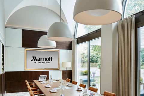 London Marriott Hotel Regents Park — restaurant