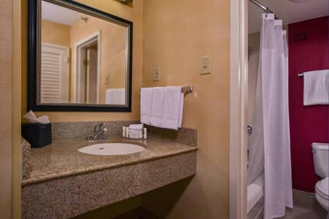 Courtyard by Marriott Richmond West — photo 9