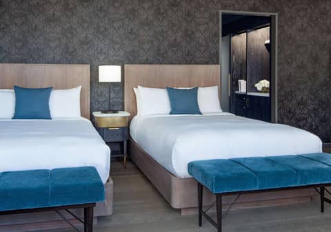 The Marquette Hotel, Curio Collection by Hilton — hotel room