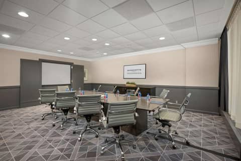 The Marquette Hotel, Curio Collection by Hilton — meeting & event spaces