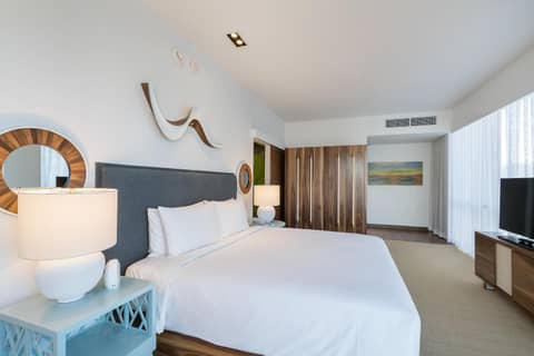 Hyatt Centric Waikiki Beach — photo 8