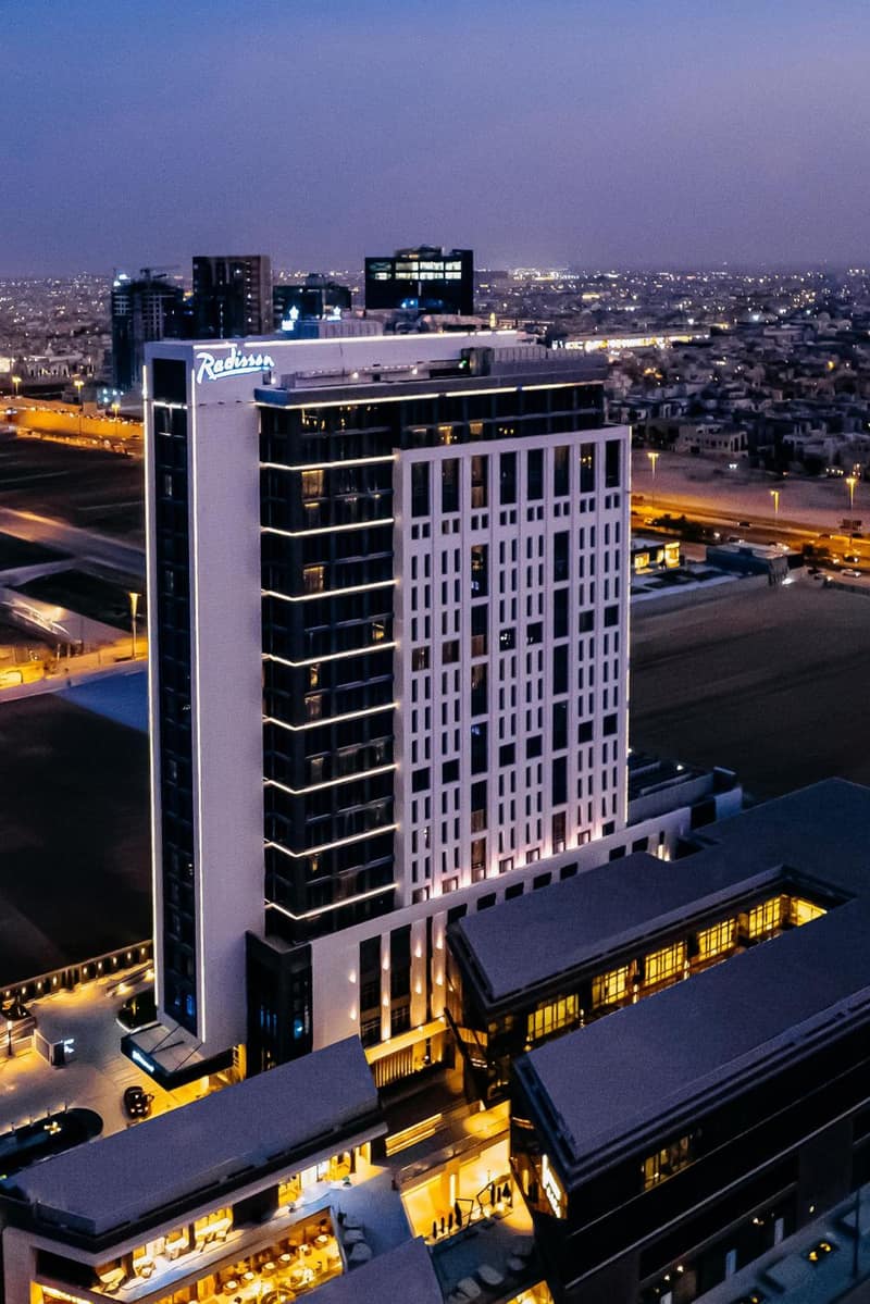 Radisson Hotel & Residence Riyadh Olaya — building
