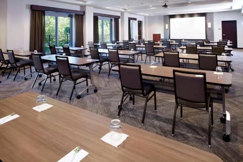 Hyatt Place Cleveland/Lyndhurst/Legacy Village — photo 8