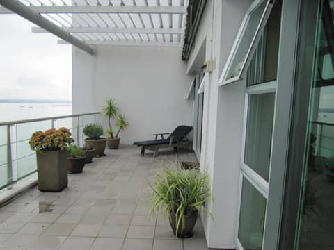 Spacious 3-Bed Waterfront Apartment — photo 8