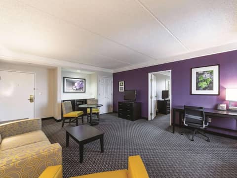 La Quinta Inn & Suites by Wyndham San Antonio Downtown — photo 5