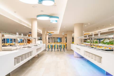 HOVIMA La Pinta Beachfront Family Hotel — photo 9