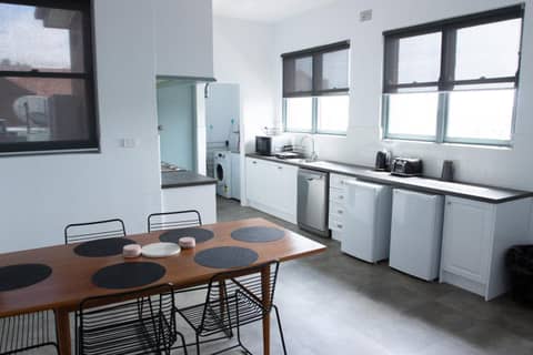 Oasis on Beamish Hotel — kitchen