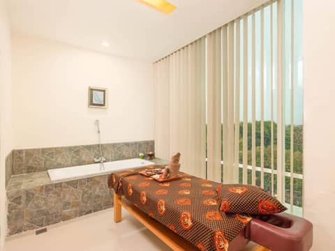 The Alana Yogyakarta Hotel and Convention Center — photo 8