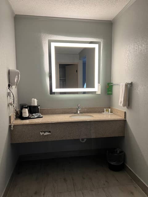 AmericInn by Wyndham Glendale Milwaukee — photo 2