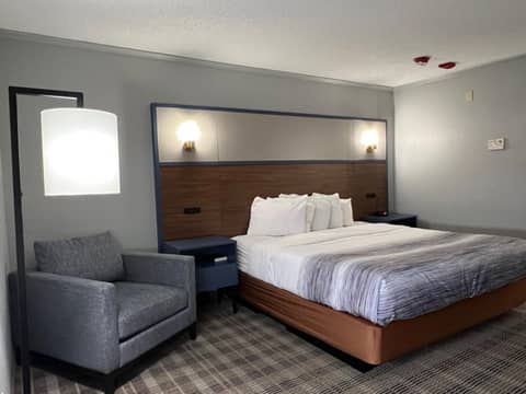 AmericInn by Wyndham Glendale Milwaukee — photo 4
