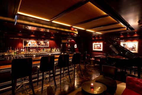 The Peninsula Hong Kong — bar