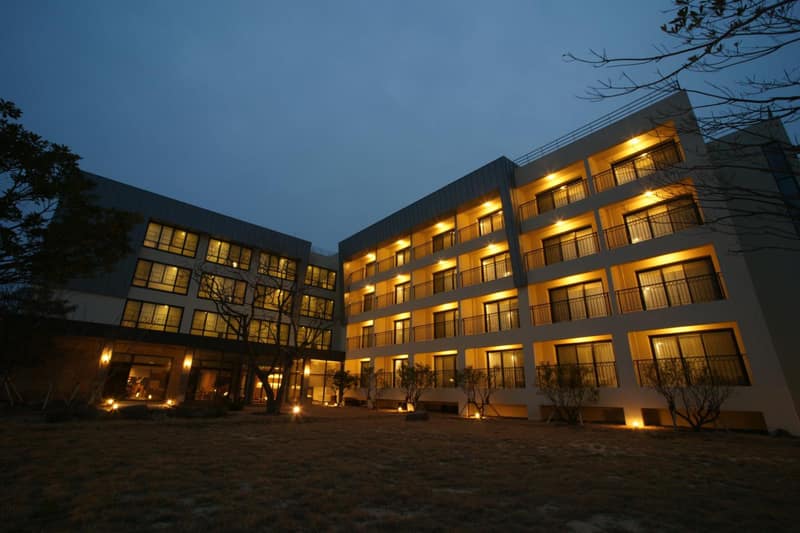 IlleInn Hotel — building