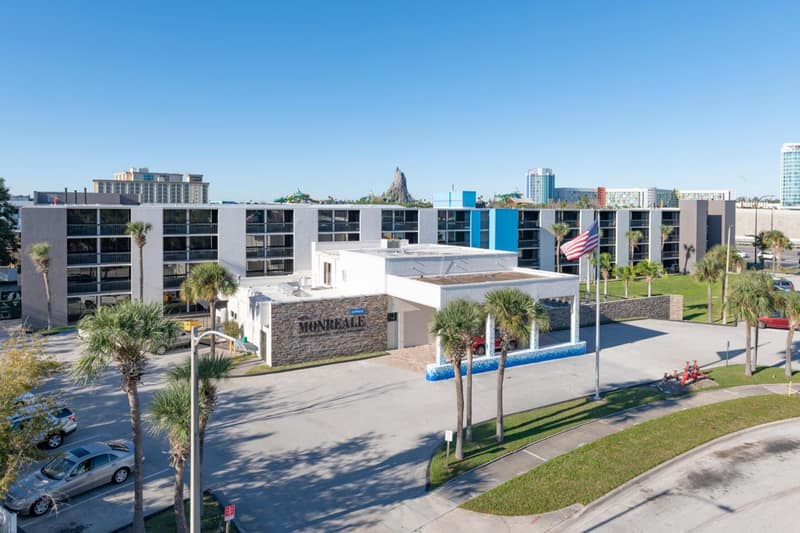 Hotel Monreale Express International Drive Orlando — building