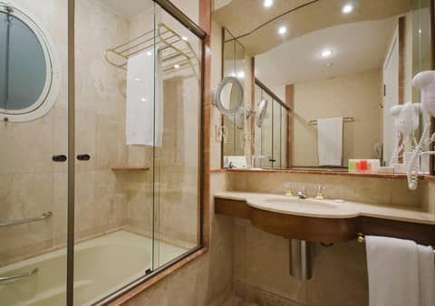 Gran Estanplaza Berrini — bathroom