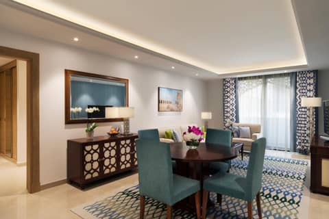 Al Najada Doha Hotel Apartments by Oaks — hotel room