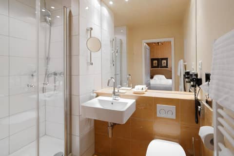 Hotel City House — bathroom