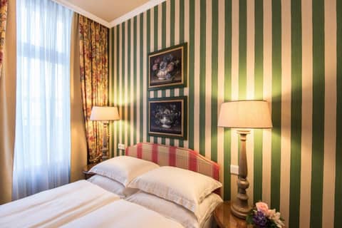 Hotel City House — hotel room