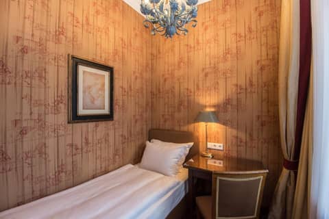 Hotel City House — hotel room