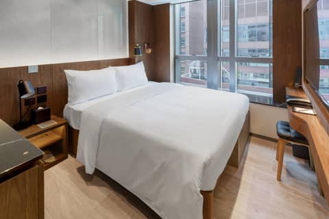 The OTTO Hotel — hotel room