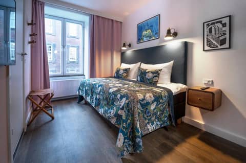 Motel One Copenhagen — hotel room