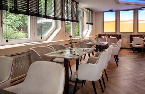 Leonardo Hotel Hamburg Elbbrücken — dining