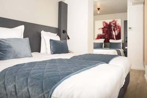 Hôtel Des Arts-Bastille — hotel room