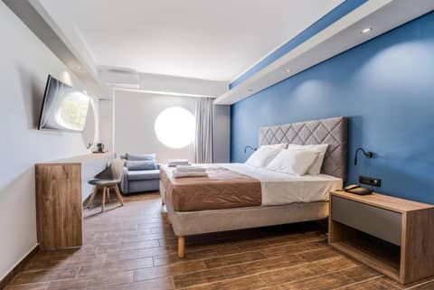Island City Boutique Hotel — hotel room