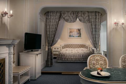 Ambassador Zlata Husa — bedroom