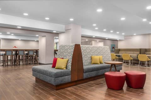 Hampton Inn & Suites by Hilton Toronto Downtown — photo 4
