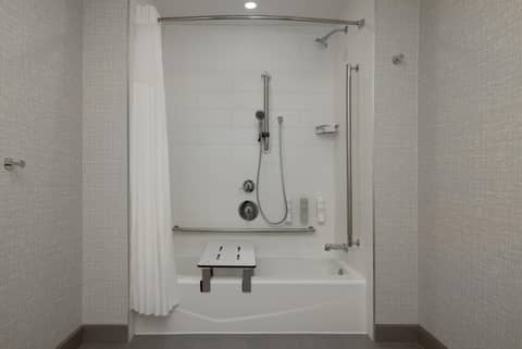 Hampton Inn & Suites by Hilton Toronto Downtown — photo 8