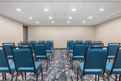 Hampton Inn & Suites by Hilton Toronto Downtown — photo 9