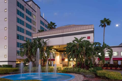 Ramada by Wyndham Kissimmee Gateway - Free Theme Park Shuttle — photo 5