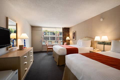 Ramada by Wyndham Kissimmee Gateway - Free Theme Park Shuttle — photo 6