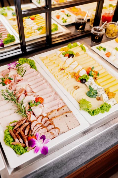 Ascot Premium Hotel — dining