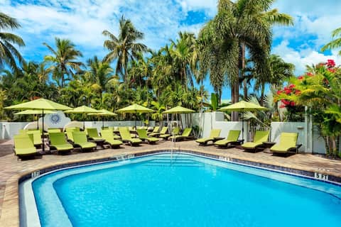 Southernmost Beach Resort and Guesthouses — recepcion & lobby