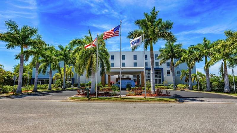 Hampton Inn & Suites Sarasota / Bradenton - Airport — building