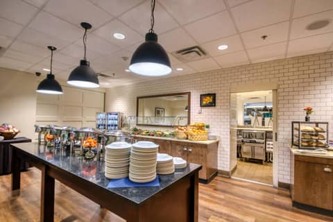 Holiday Inn & Suites Atlanta Airport North by IHG — photo 2