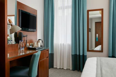 Seraphine Hammersmith Hotel — hotel room