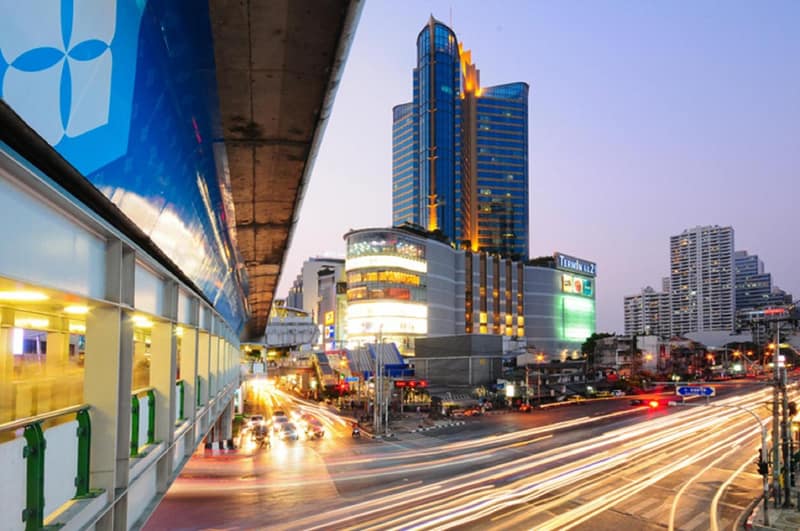 Solitaire Bangkok Sukhumvit 11 by Kingston Hotels — building