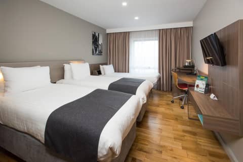Holiday Inn London West by IHG — hotel room
