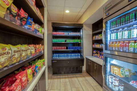 Days Inn & Suites by Wyndham Denver International Airport — photo 3