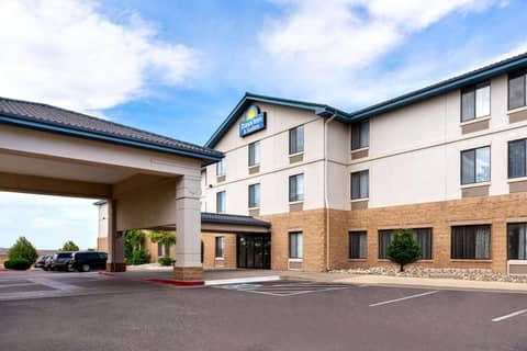Days Inn & Suites by Wyndham Denver International Airport — photo 4