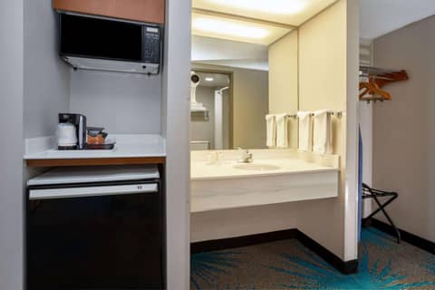 Days Inn & Suites by Wyndham Denver International Airport — photo 7
