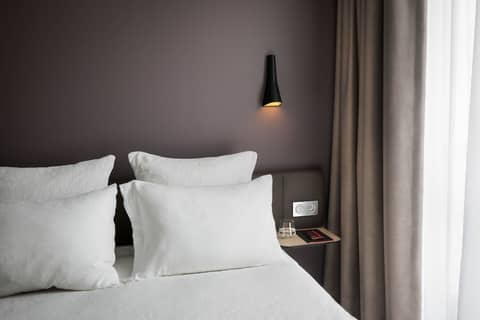 OKKO Hotels Lyon Centre — bedroom