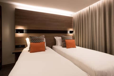 Oxford Hotel — hotel room