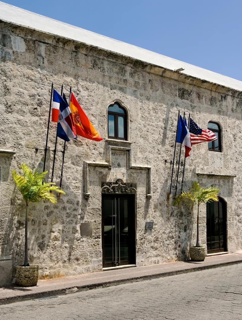 Hodelpa Nicolás de Ovando — building