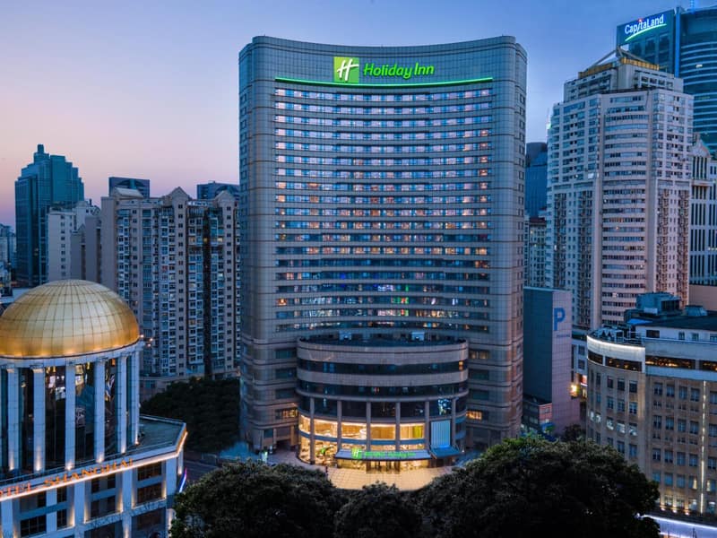 Holiday Inn Shanghai Nanjing Road by IHG — building