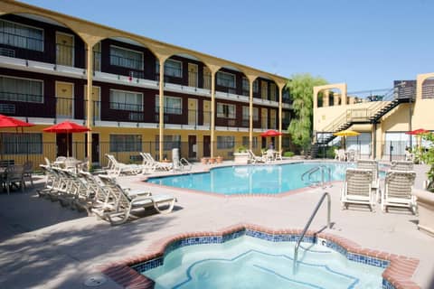 Mardi Gras Hotel & Casino — swimming pool