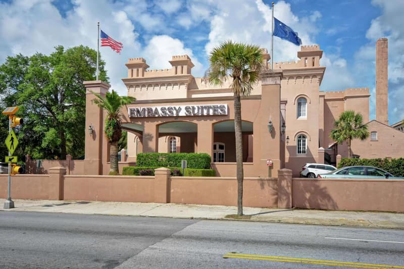 Embassy Suites Charleston - Historic District — building