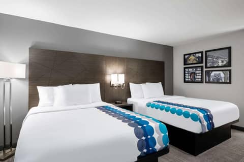 La Quinta Inn by Wyndham Indianapolis Airport Executive Dr — photo 3